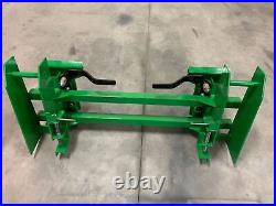 JD 600/700 to Skid Steer Adapter withLatches