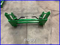 JD 600/700 to Skid Steer Adapter withLatches
