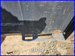 Low Use 70 Skid Steer/ Tractor Loader Smooth Bucket Stock#t00110